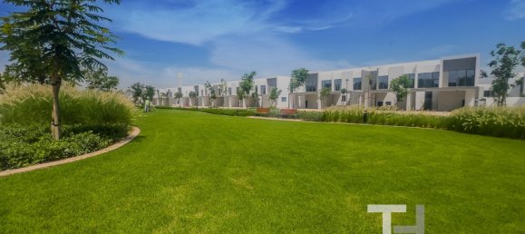 Moradia em banda T4 em Dubai Land, UAE N.º 28581 16