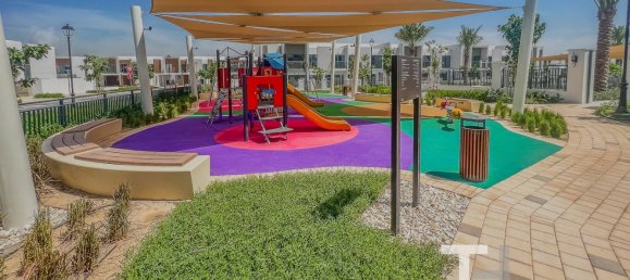 Moradia em banda T4 em Dubai Land, UAE N.º 28581 14