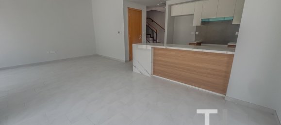 Moradia em banda T4 em Dubai Land, UAE N.º 28581 3