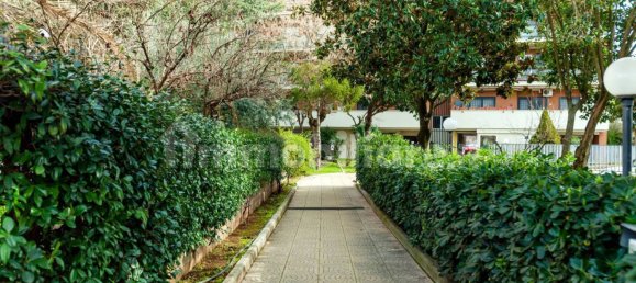 Квартира с 2 спальнями в Рим, Италия № 1901 23