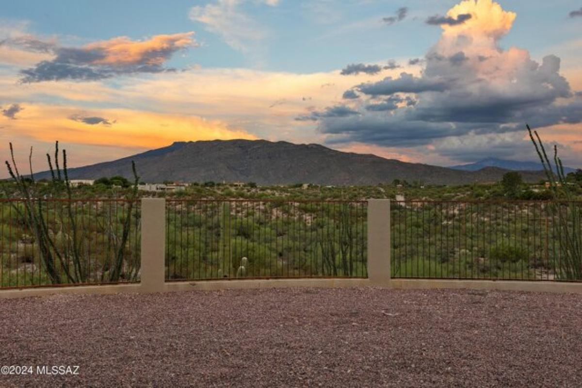 Дом с 4 спальнями в Тусон, США № 384490