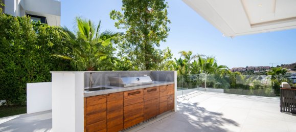 4 Schlafzimmer Villa in Marbella, Spain, Nr. 53399 42