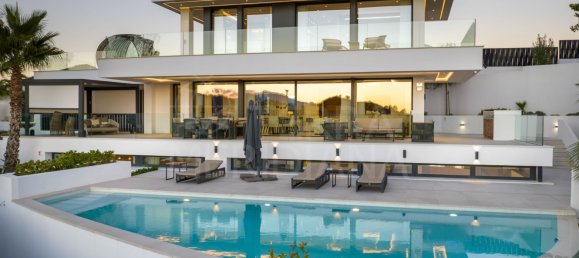 4 Schlafzimmer Villa in Marbella, Spain, Nr. 53399 8