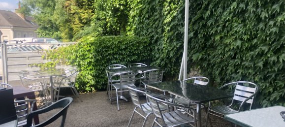 120m² Commercial property in Tours, France No. 64017 4