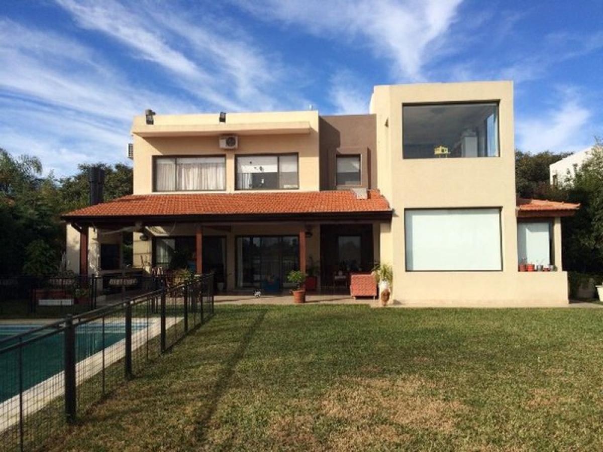 3 bedrooms House in Tigre, Argentina No. 85936