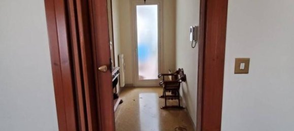 5 rooms Apartment in Palermo, Italy No. 168092 11