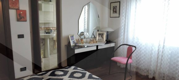 Квартира с 4 комнатами в Модена, Италия № 28935 14