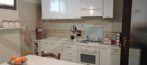 Квартира с 4 комнатами в Модена, Италия № 28935 7