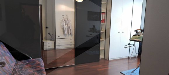 Квартира с 4 комнатами в Модена, Италия № 28935 9