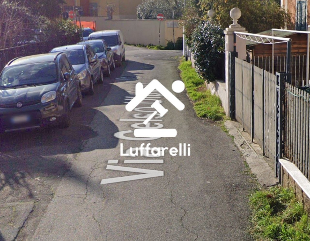 5 rooms Apartment in Rome, Italy No. 204397