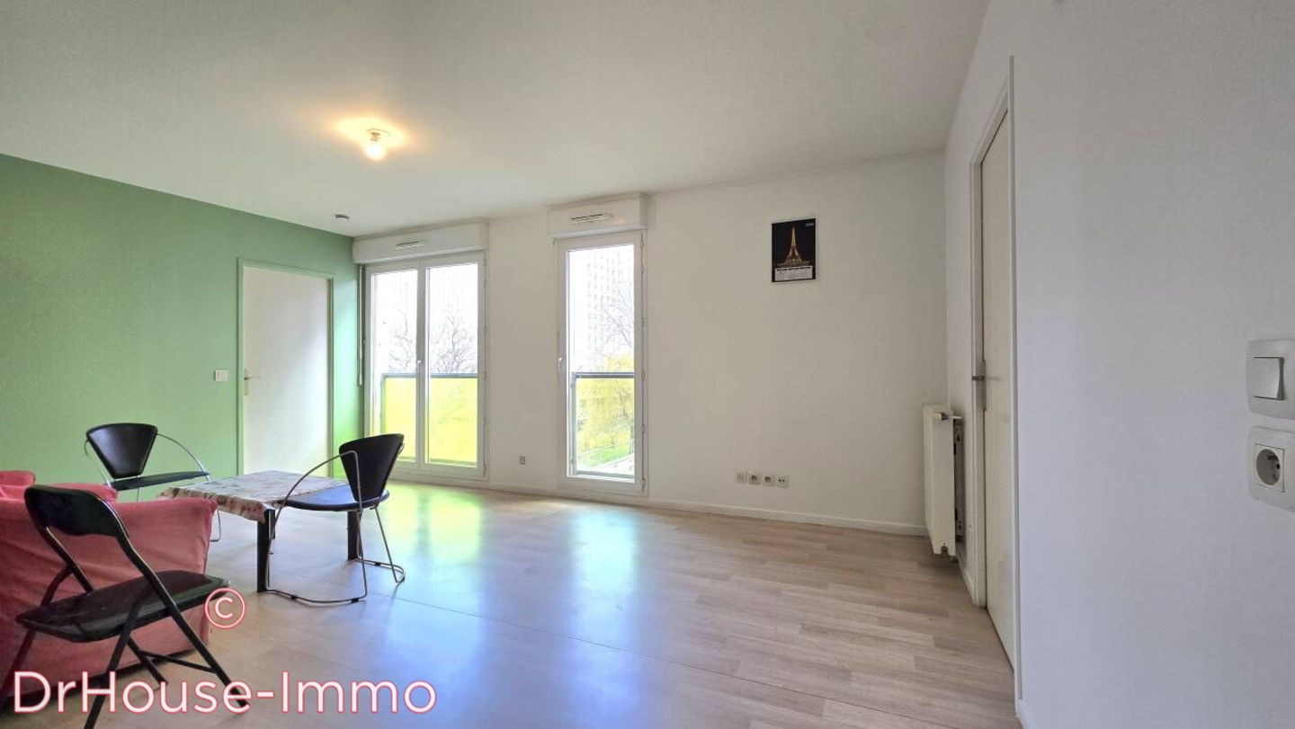 2 chambres Appartement à Bobigny, France No. 132391