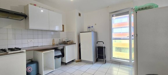 2 chambres Appartement à Bobigny, France No. 132391 3