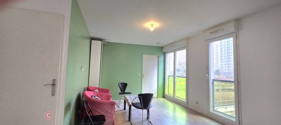 2 chambres Appartement à Bobigny, France No. 132391 2