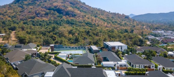 4 bedrooms House in Hua Hin, Thailand No. 74152 9