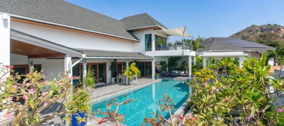 4 bedrooms House in Hua Hin, Thailand No. 74152 12