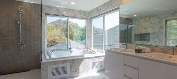 4 bedrooms House in Hua Hin, Thailand No. 74152 17