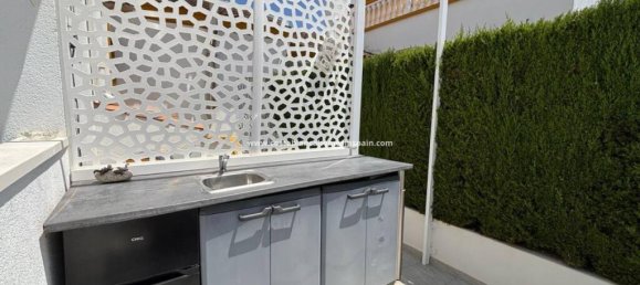 3 bedrooms Villa in Alicante, Spain No. 185754 3