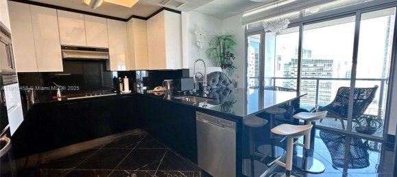 3 dormitorios propiedad comercial en alquiler en Miami, Miami-Dade, Florida, USA № 614914 7