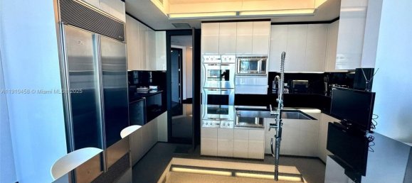 3 dormitorios propiedad comercial en alquiler en Miami, Miami-Dade, Florida, USA № 614914 8