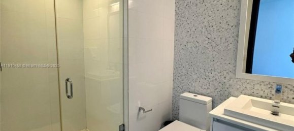 3 dormitorios propiedad comercial en alquiler en Miami, Miami-Dade, Florida, USA № 614914 12
