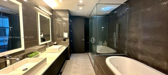 3 dormitorios propiedad comercial en alquiler en Miami, Miami-Dade, Florida, USA № 614914 22