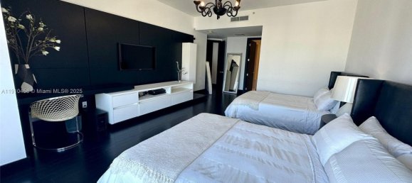 3 dormitorios propiedad comercial en alquiler en Miami, Miami-Dade, Florida, USA № 614914 10