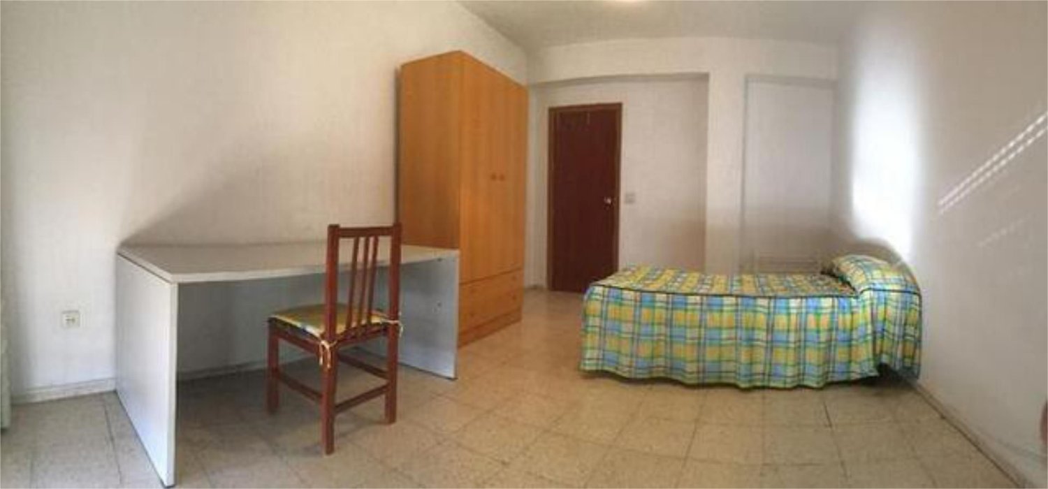 Квартира с 3 спальнями в Кордова, Испания № 206401