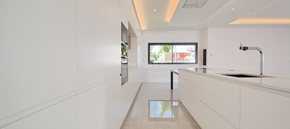 5 bedrooms House in Corroios, Portugal No. 103512 9