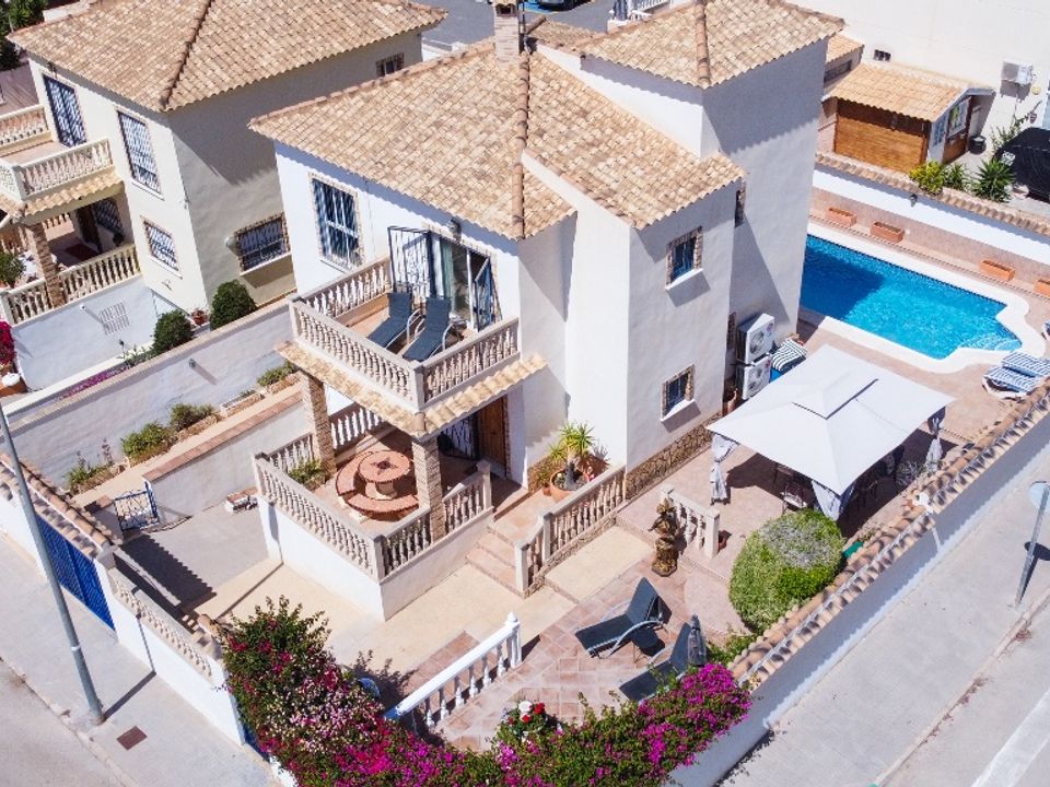 4 bedrooms House in Alicante, Spain No. 177138