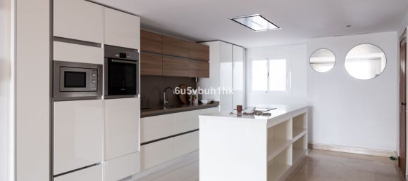 2 chambres Appartement à Marbella, Spain No. 139597 3