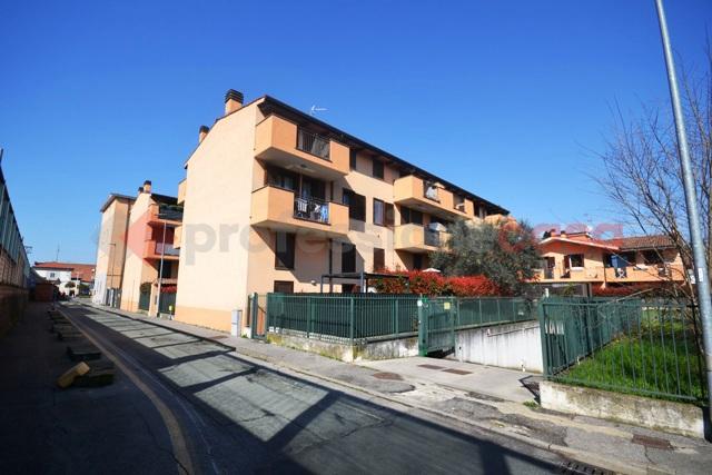 Apartamento de 2 habitaciónes en Pioltello, Italy No. 13716