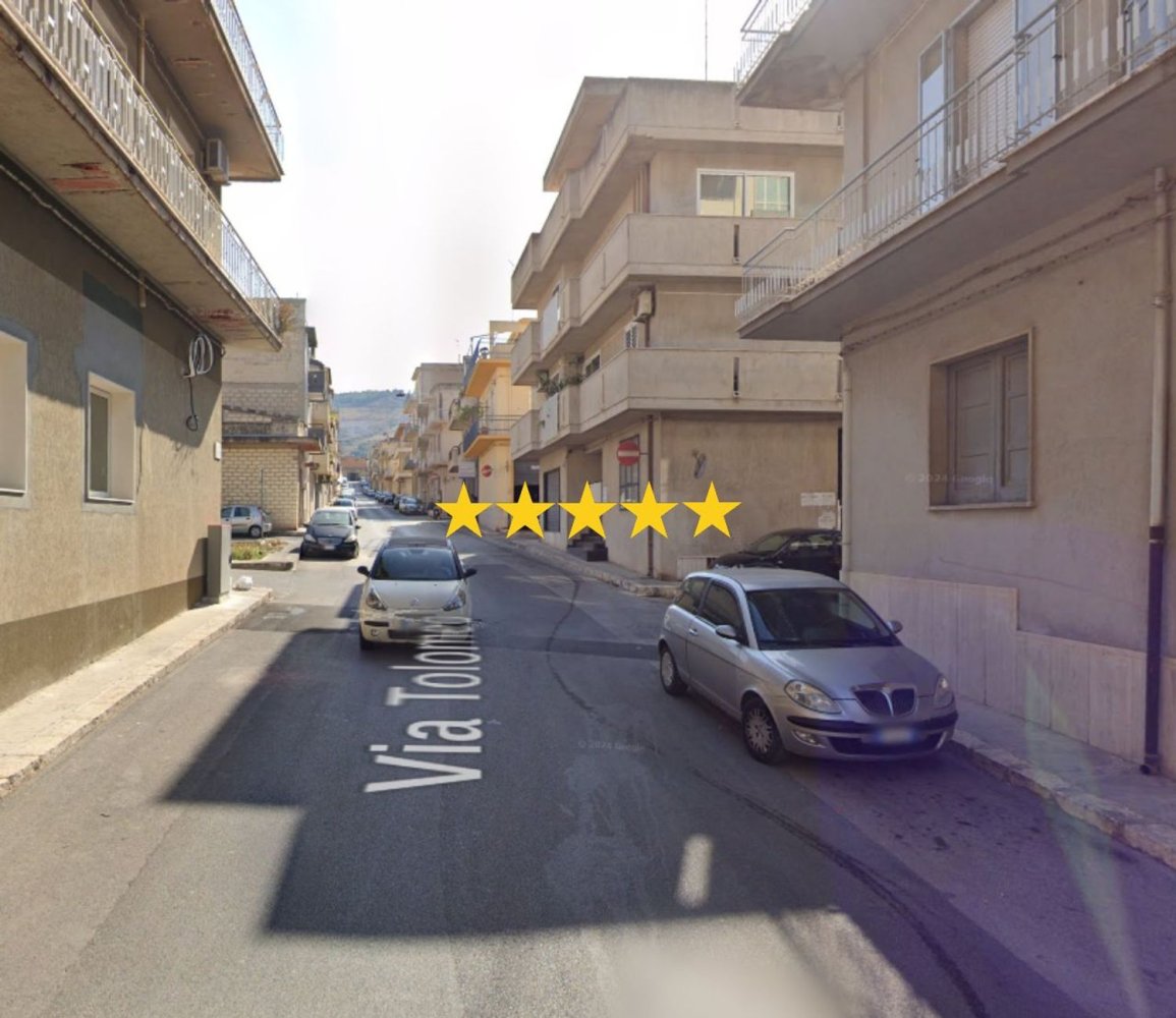 7 rooms Apartment in Comiso, Italy No. 192099