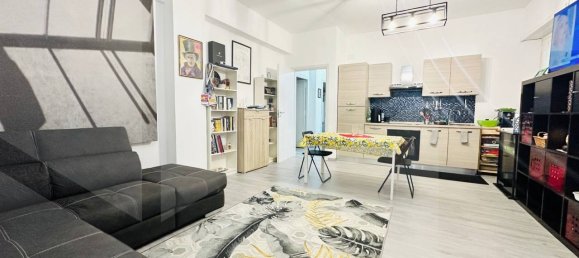 4 rooms Apartment in Rome, Italy No. 34071 2