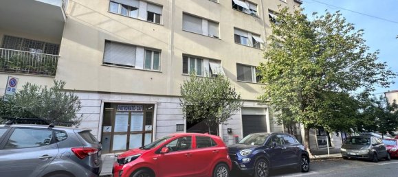 4 rooms Apartment in Rome, Italy No. 34071 5