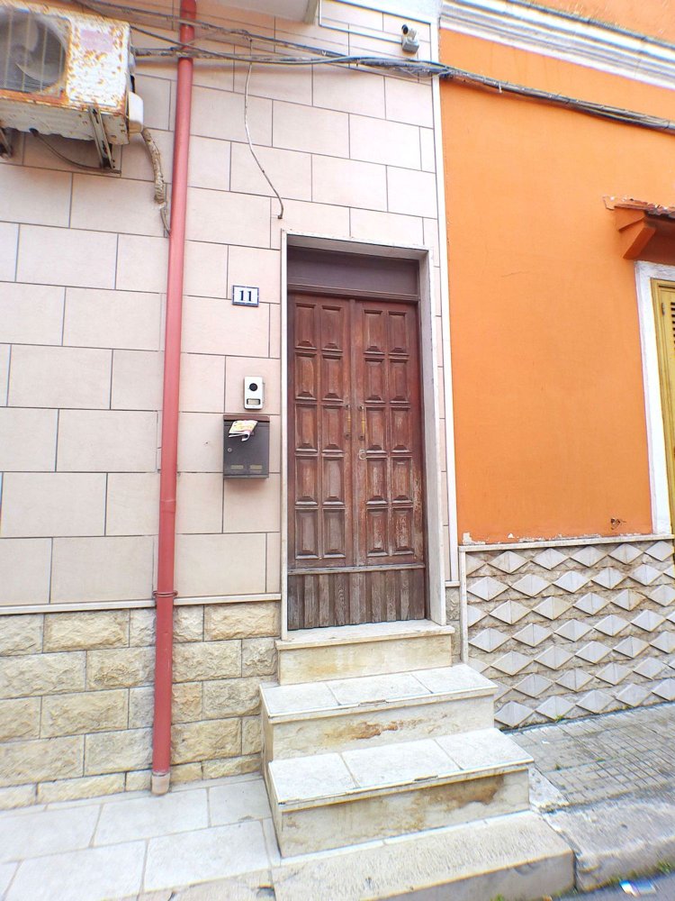 Квартира с 7 комнатами в Сава, Италия № 166283