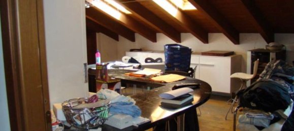 Apartamento de 4 habitaciónes en Magenta, Italy No. 144433 3