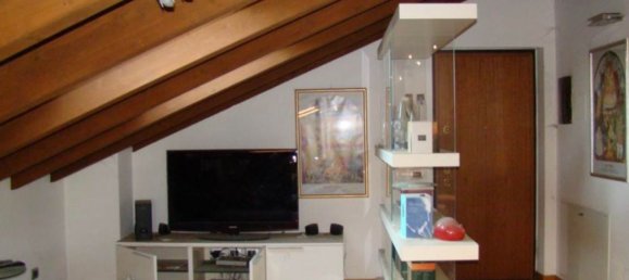 Apartamento de 4 habitaciónes en Magenta, Italy No. 144433 10