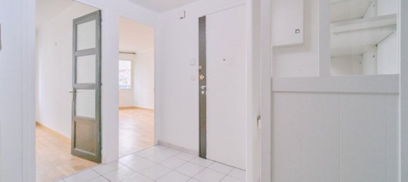 2 bedrooms Apartment in Saint-Etienne, France No. 193456 7