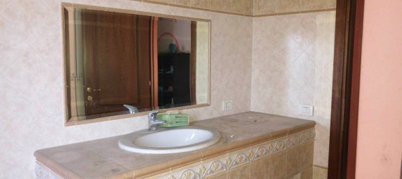 3 bedrooms Apartment in Rome, Italy No. 45562 5