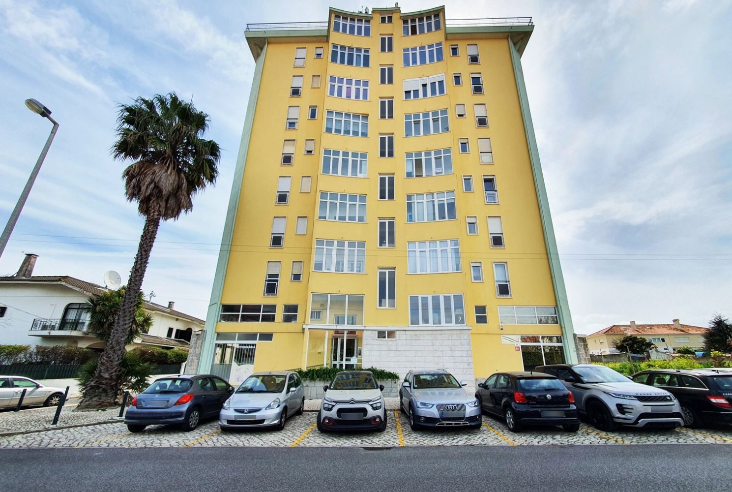 3 bedrooms Apartment in Cascais, Portugal No. 189880