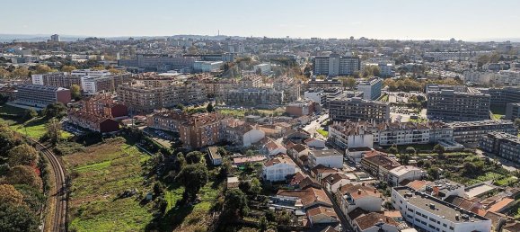 9 bedrooms House in Sao Mamede de Infesta, Portugal No. 26247 36