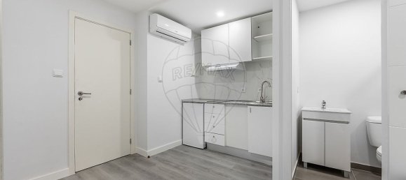 9 bedrooms House in Sao Mamede de Infesta, Portugal No. 26247 17