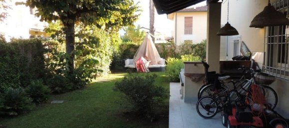 Villa de 5 habitaciónes en Forte dei Marmi, Italy No. 191711 25