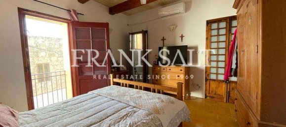 3 bedrooms House in Mellieha, Malta No. 10896 9