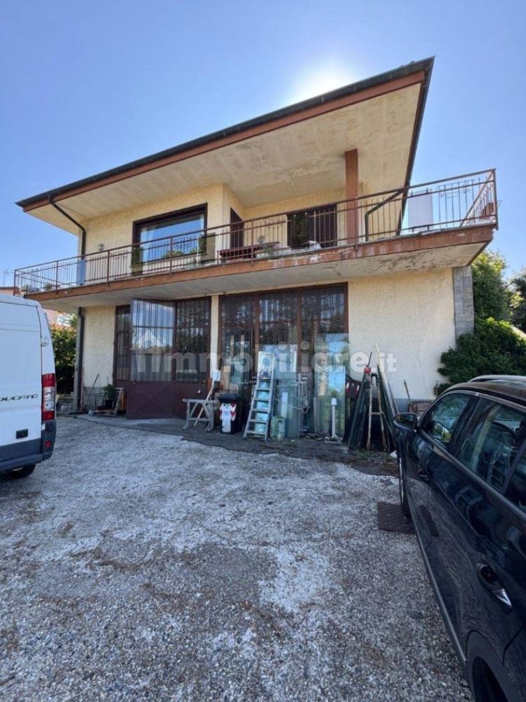 3 bedrooms Villa in Andezeno, Italy No. 288731
