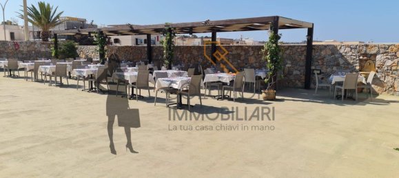 4-Zimmer Gewerbliche Immobilie in San Vito Lo Capo, Italy, Nr. 112679 3