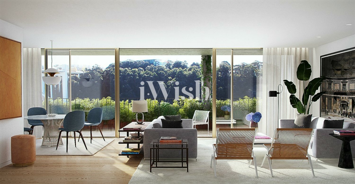 4 bedrooms Apartment in Porto, Portugal No. 108063