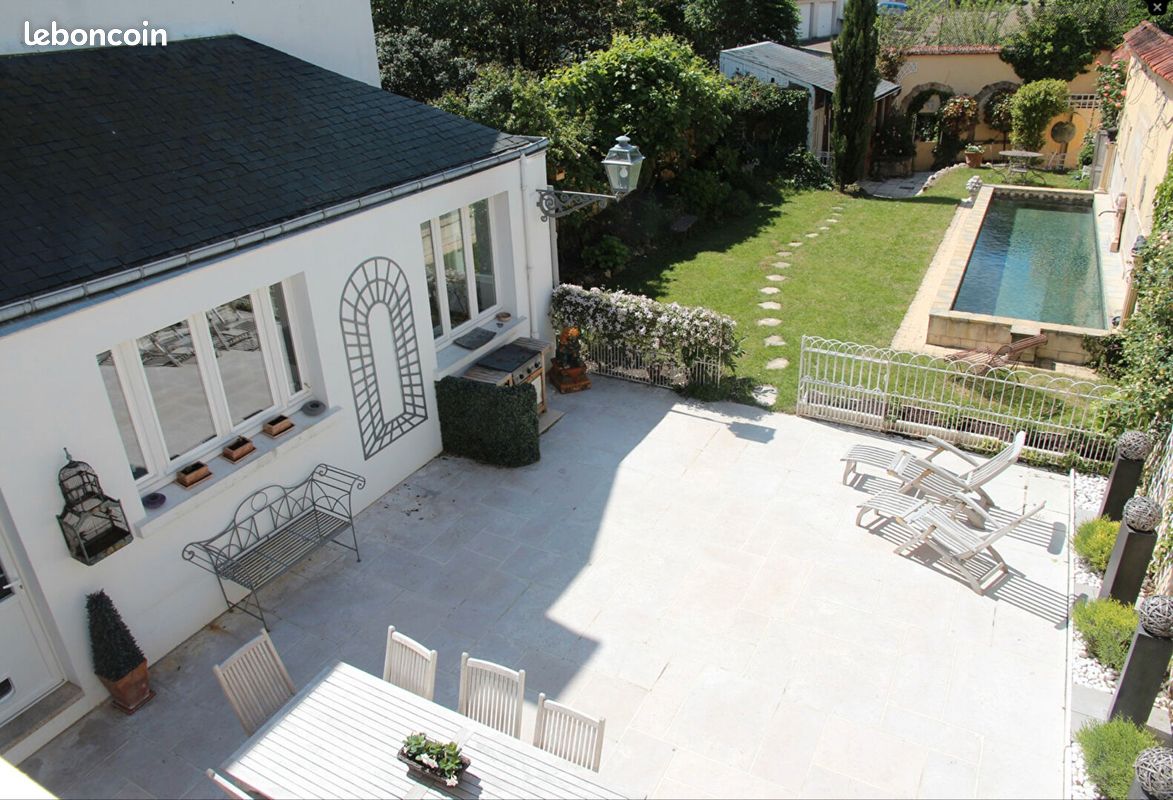 6 chambres Maison à Montargis, France No. 89370