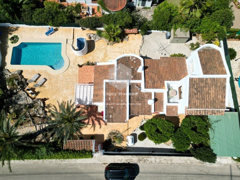 Дом с 4 спальнями в Аликанте, Испания № 242940