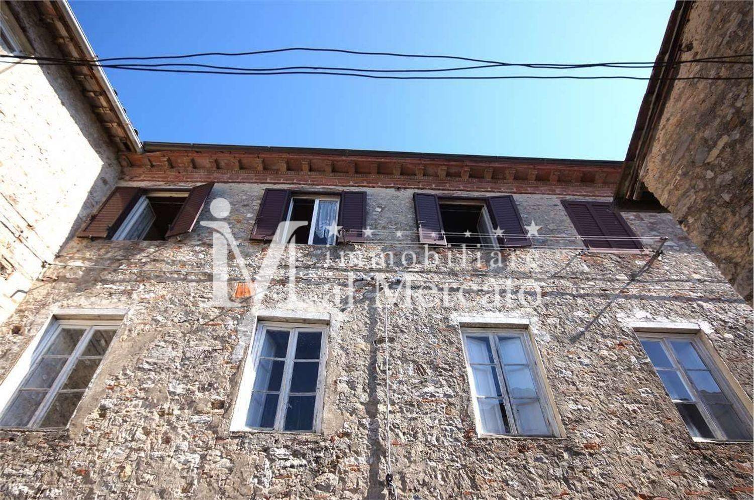 Apartamento T3 em Pescaglia, Italy N.º 39686